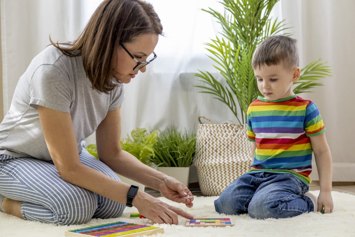 Apprendre les couleurs avec la pédagogie Montessori - Age et exercices