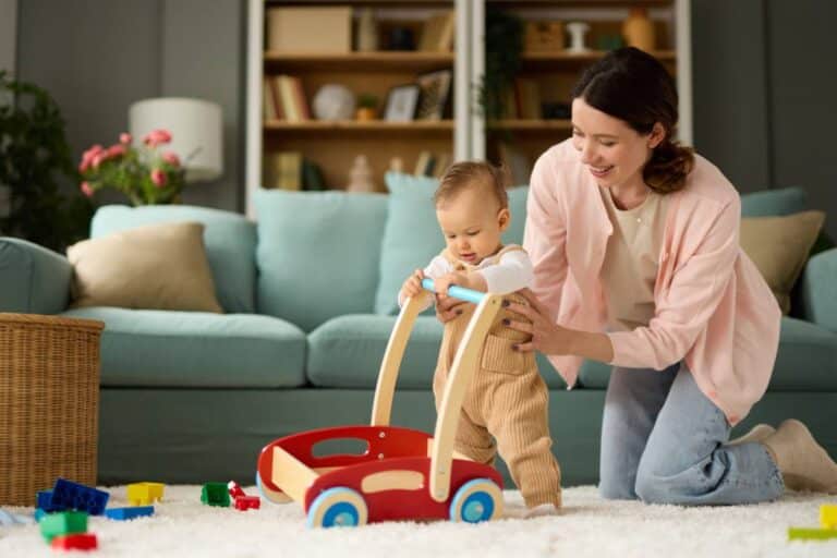 Garde d’enfant à domicile : pourquoi passer par une entreprise spécialisée ?