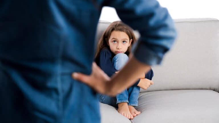 qu'est ce que le eggshell parenting, ce style de parentalité toxique pour les enfants