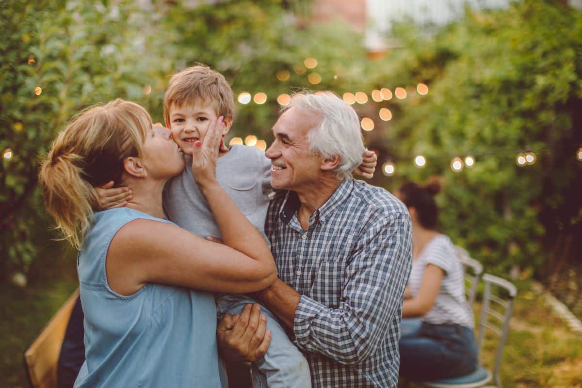 comportements que les grands parents trouvent normaux