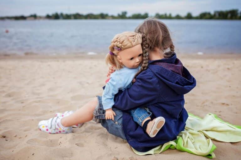enfant a un ami imaginaire