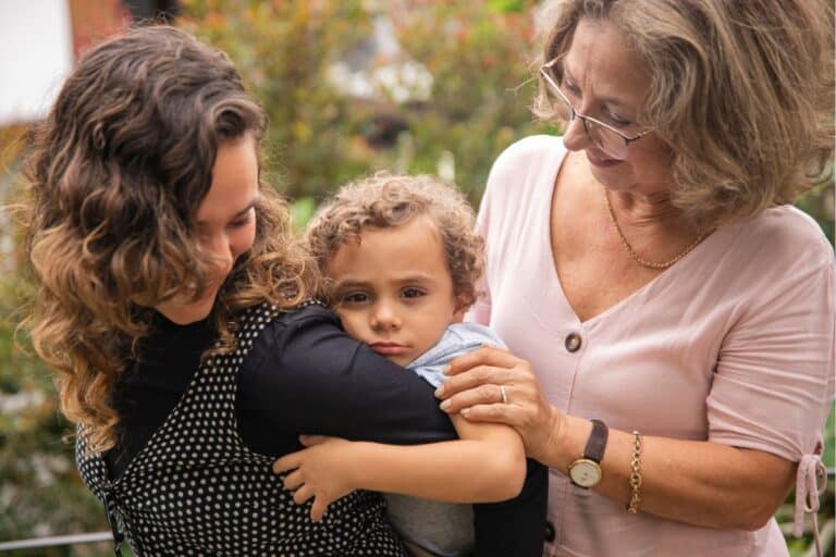 grands parents comportements dire adieu petits enfants