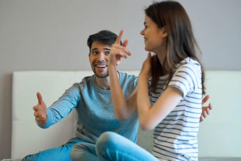 phrases alerter soupçonnez secret couple