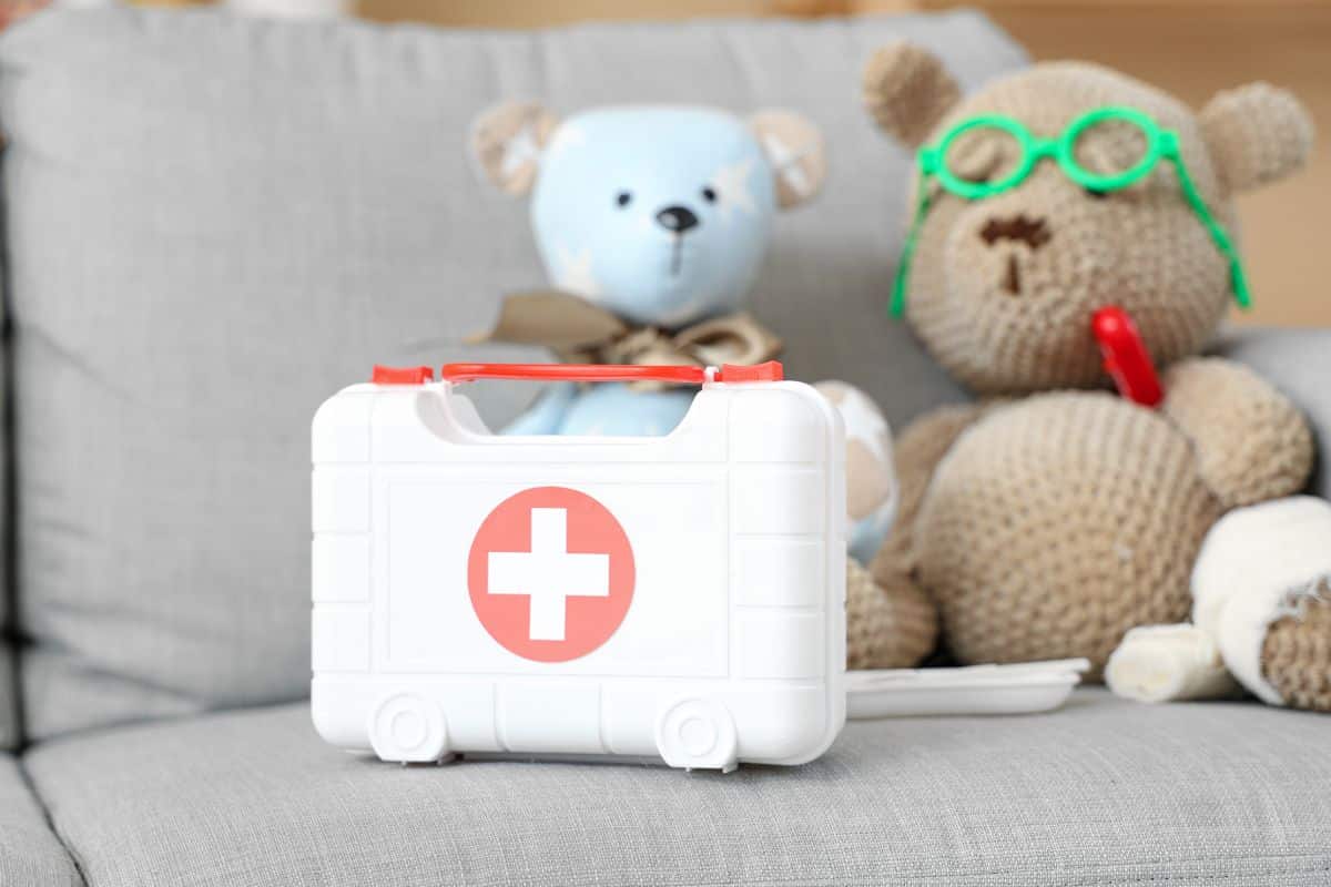 mettre dans trousse pharmacie pour vacances