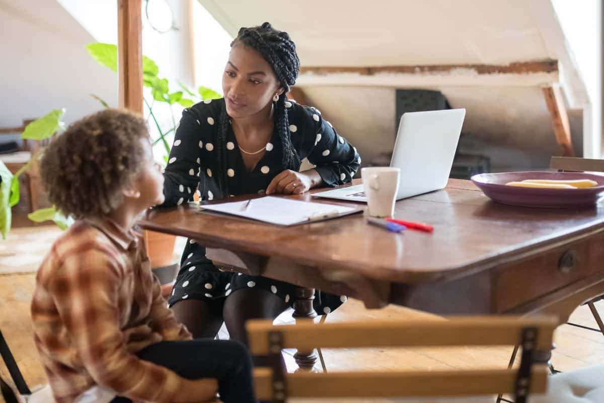 aider enfant raconter journée école