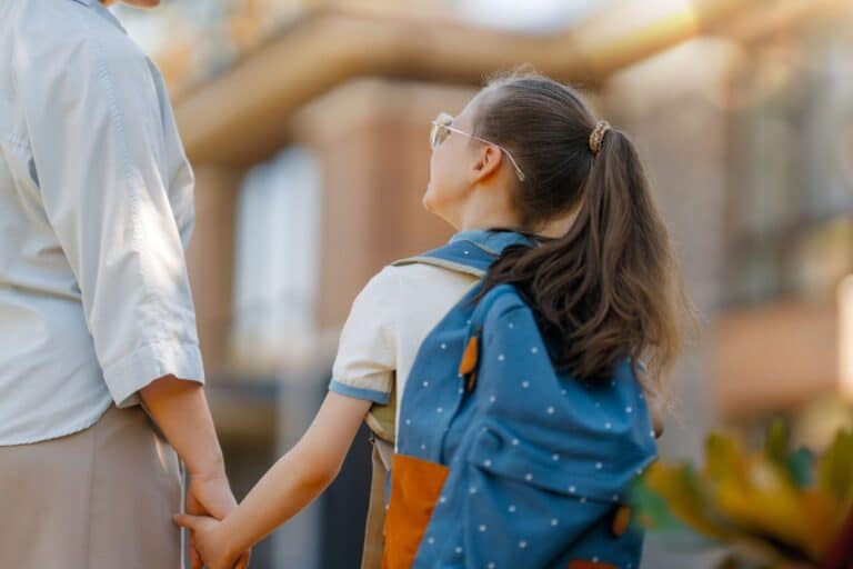 enfant refuse d'aller à l'école