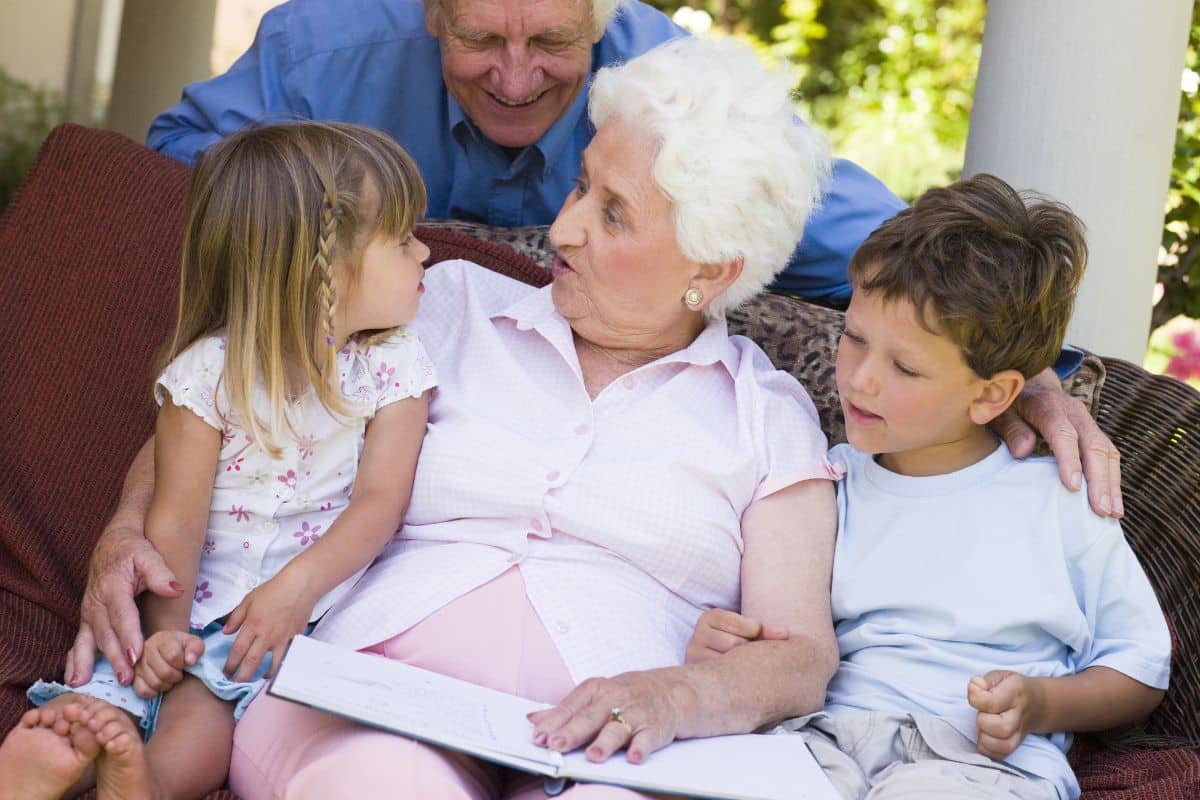 grands parents stimuler intelligence petits enfants