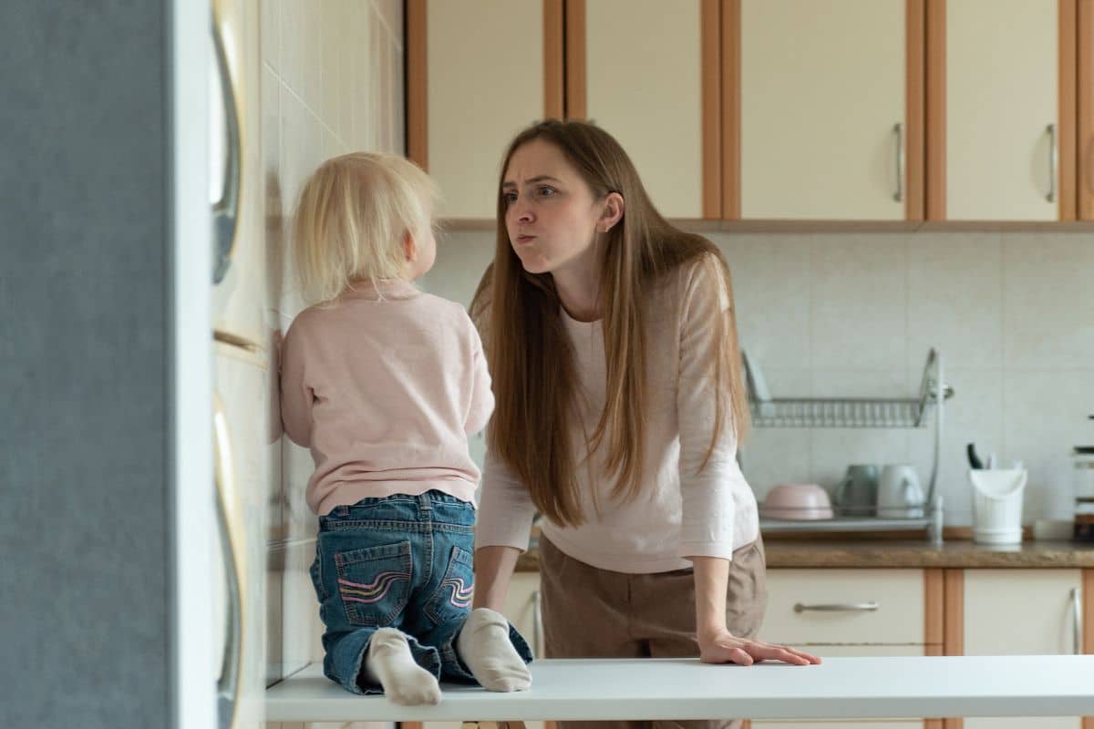 après avoir crié sur enfant