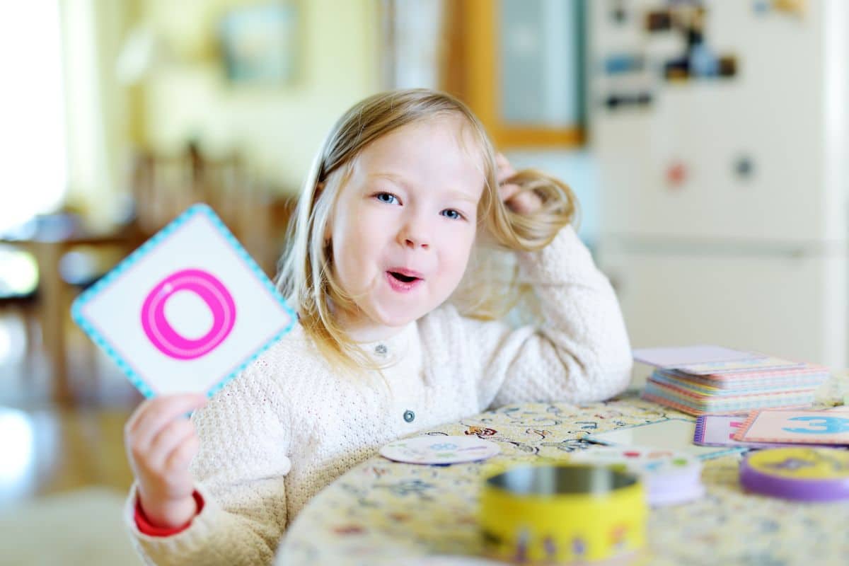 enfant mémorise numéro téléphone