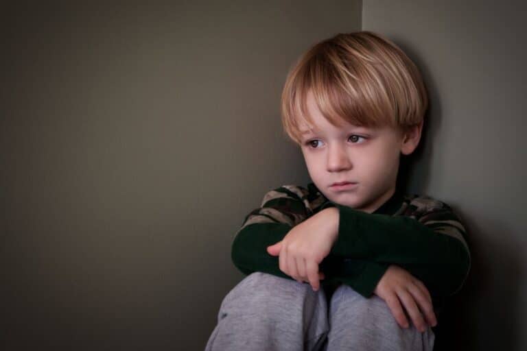réprimer impertinence enfant