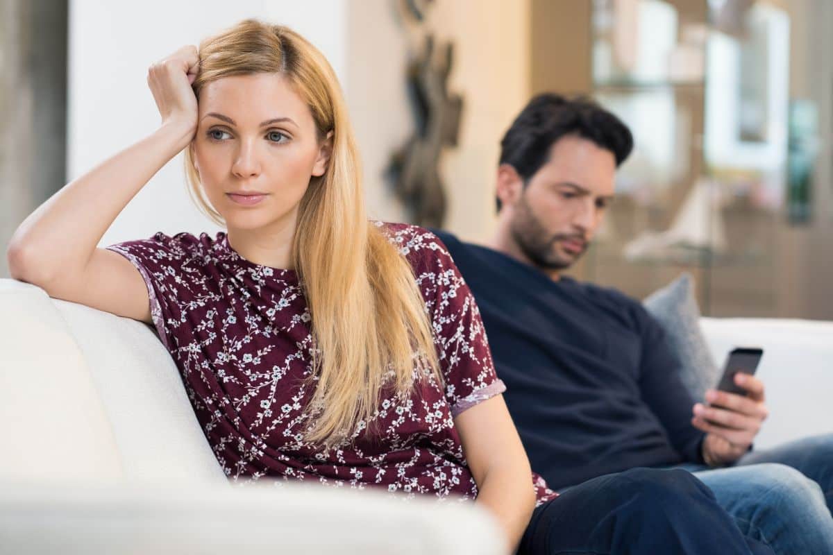 signes montrent malheureux couple