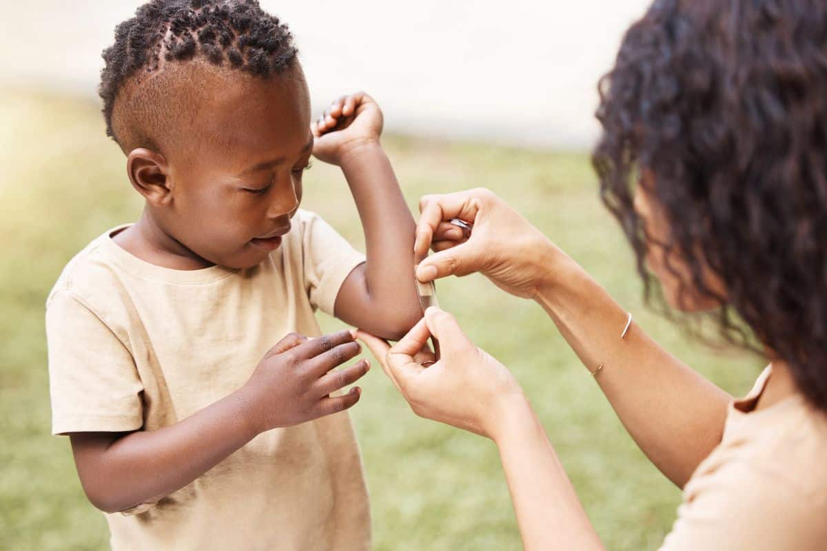 surréagir quand enfant se blesse