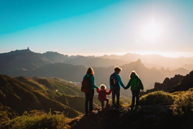 faire tour monde avec enfants