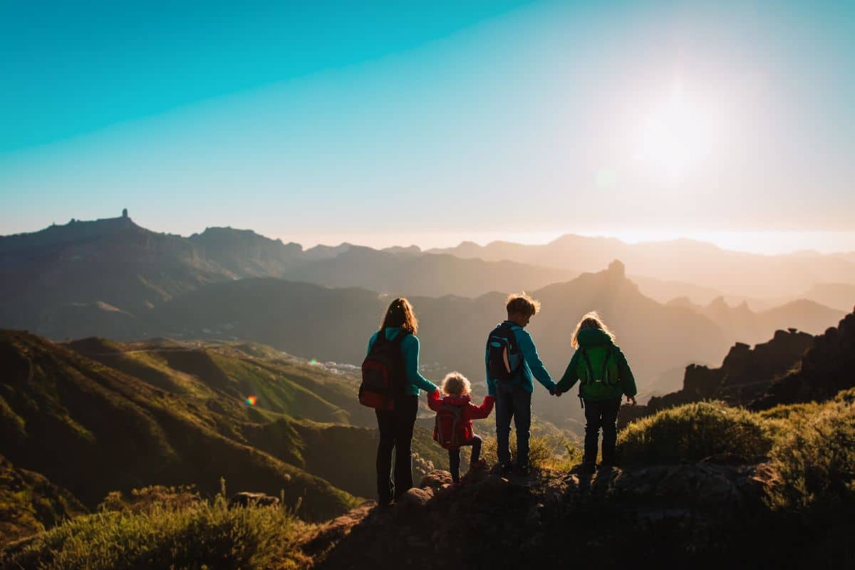faire tour monde avec enfants