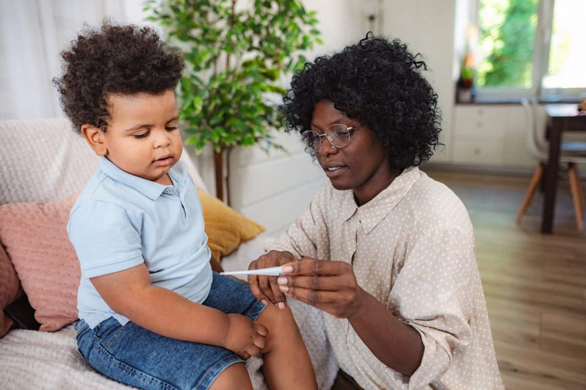 âge exact bébé commence mentir